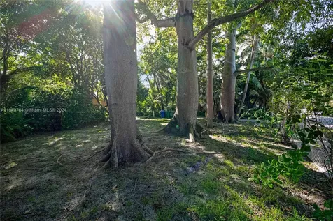5975 N Bayshore Drive Miami FL 33137
