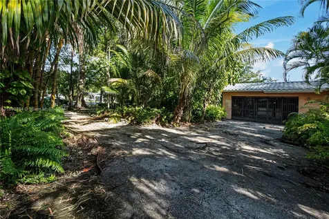 5975 N Bayshore Drive Miami FL 33137