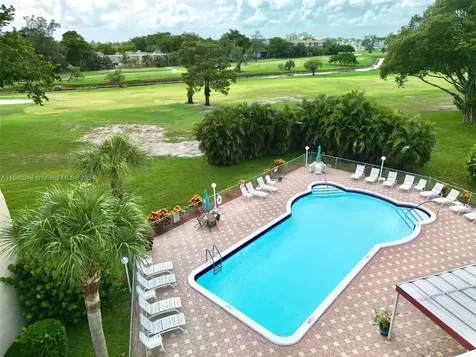 1040 Country Club Drive Margate FL 33063