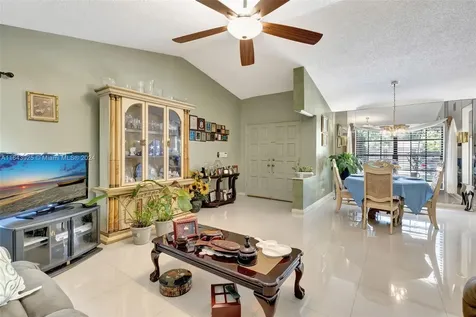 10026 NW 70th Street Tamarac FL 33321