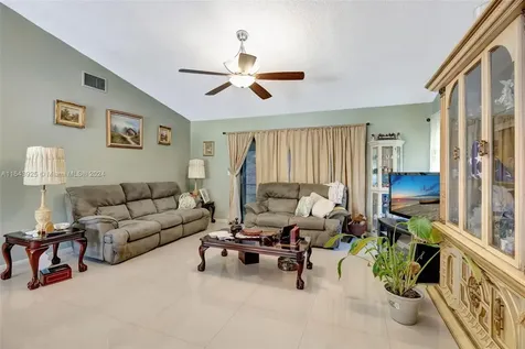 10026 NW 70th Street Tamarac FL 33321