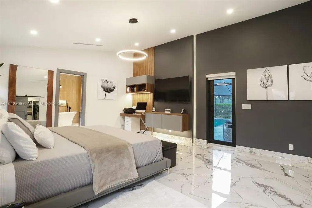 2001 W Oakmont Terrace Coral Springs FL 33071