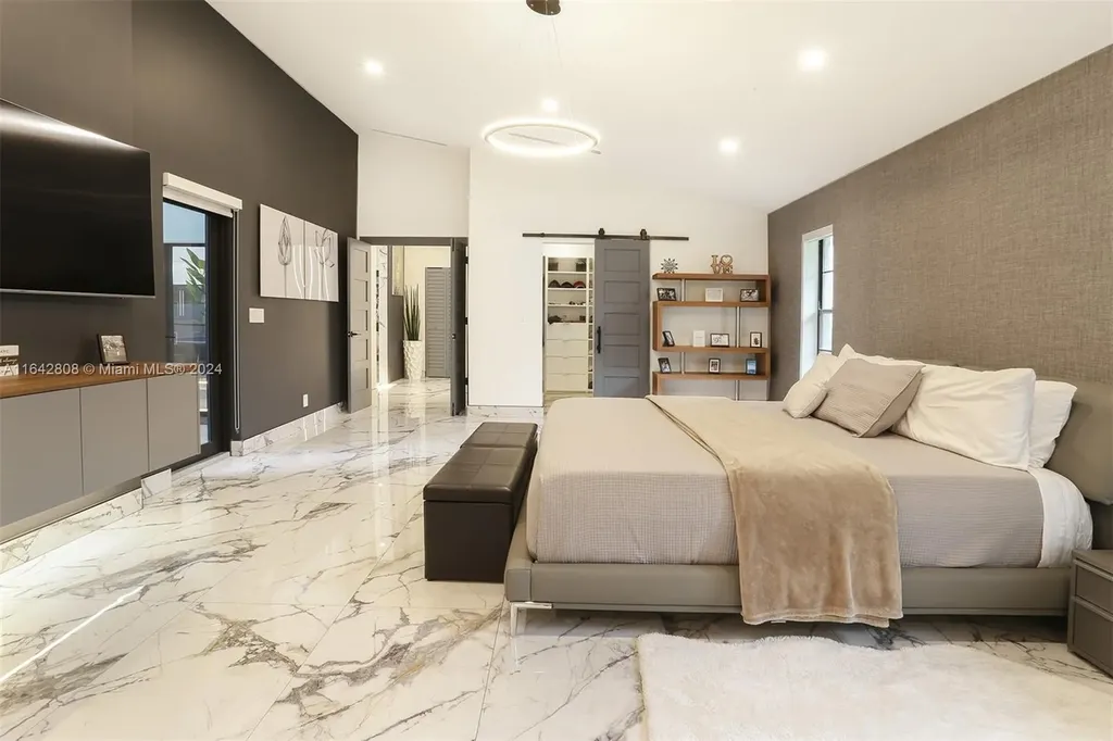 2001 W Oakmont Terrace Coral Springs FL 33071