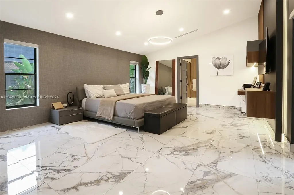 2001 W Oakmont Terrace Coral Springs FL 33071