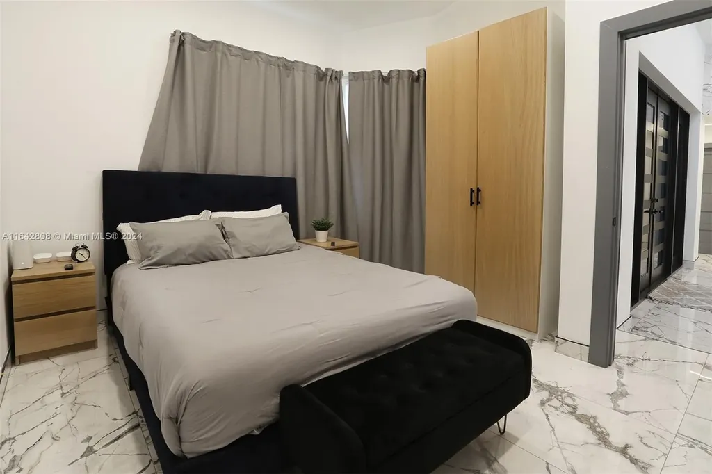 2001 W Oakmont Terrace Coral Springs FL 33071