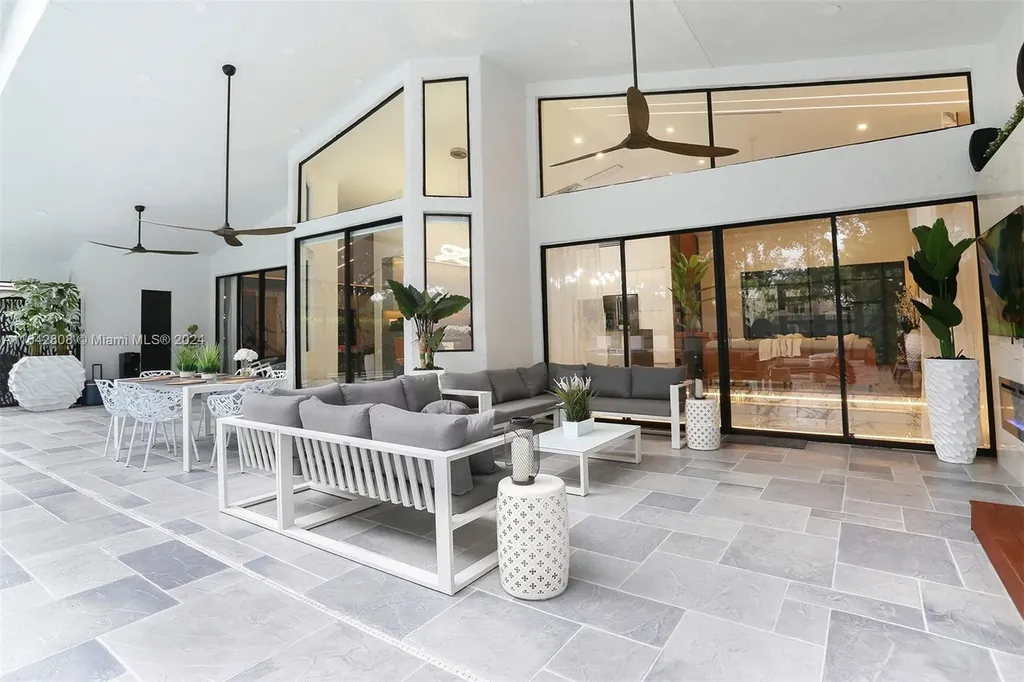 2001 W Oakmont Terrace Coral Springs FL 33071