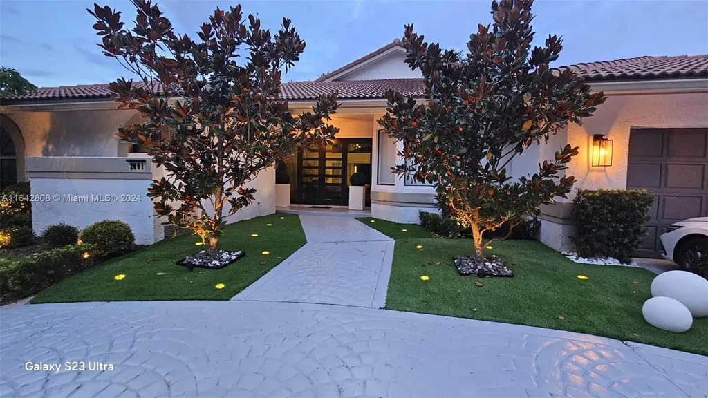 2001 W Oakmont Terrace Coral Springs FL 33071