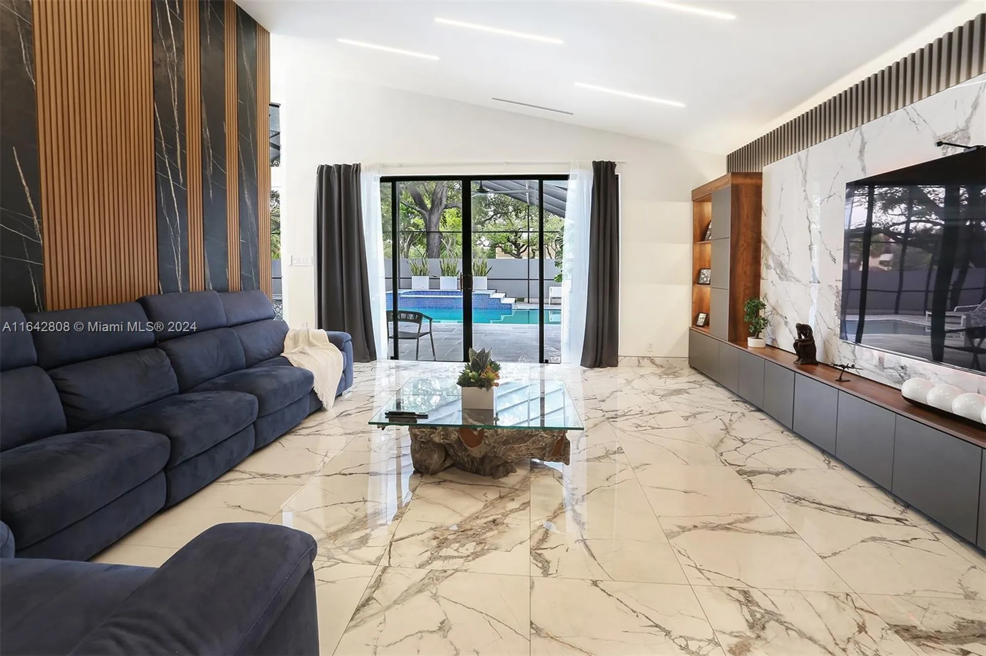 2001 W Oakmont Terrace Coral Springs FL 33071