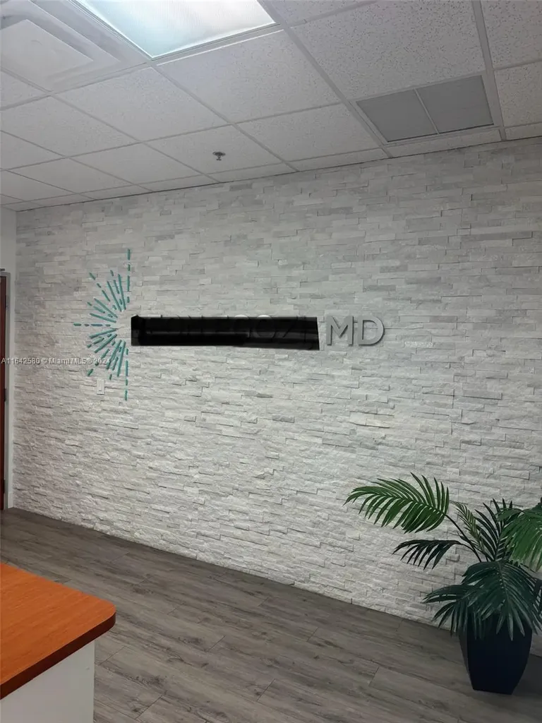 Aventura FL 33180