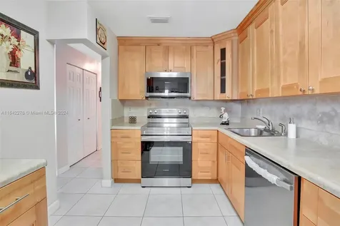 8612 NW 12th Street Plantation FL 33322