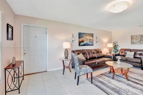 8612 NW 12th Street Plantation FL 33322