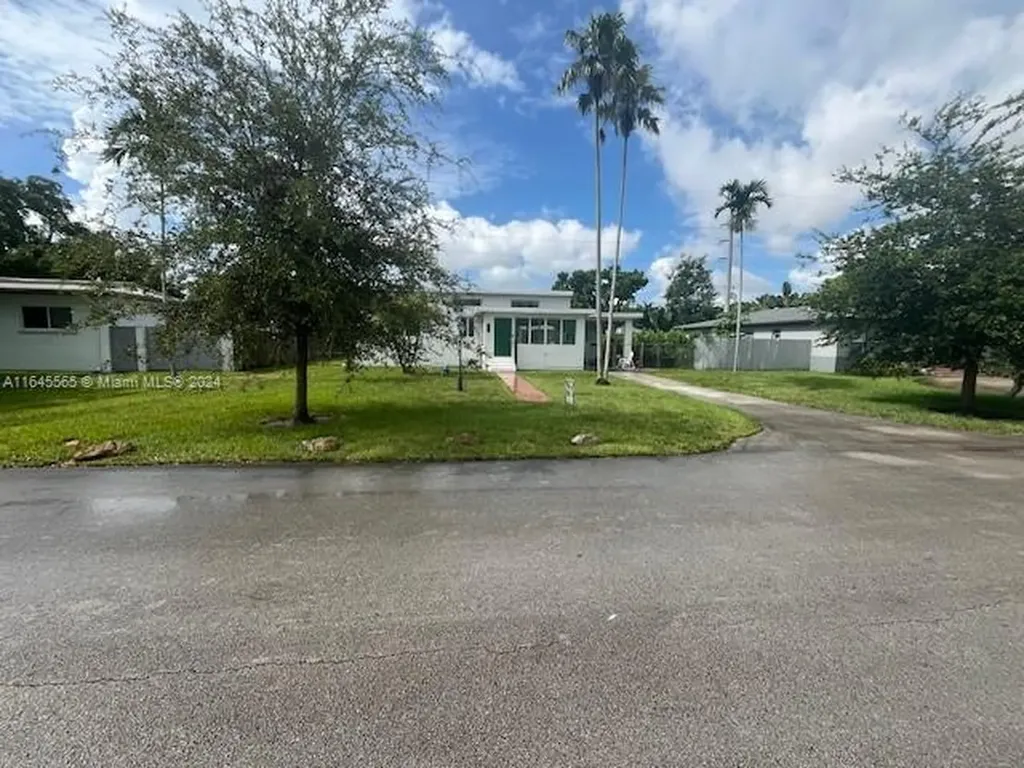 610 Quail Avenue Miami Springs FL 33166