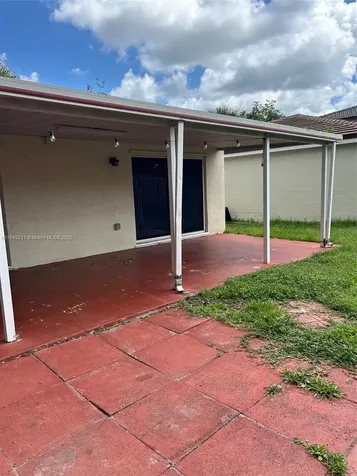 9136 NW 192nd Terrace Hialeah FL 33018