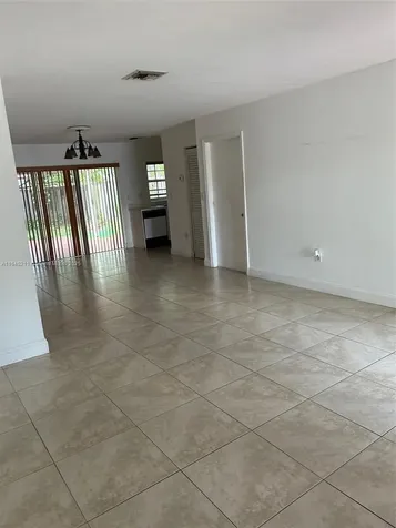 9136 NW 192nd Terrace Hialeah FL 33018