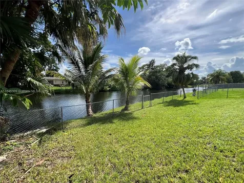 7614 SW 8th Court North Lauderdale FL 33068