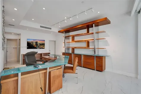 3000 Island Boulevard Aventura FL 33160