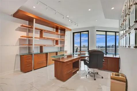 3000 Island Boulevard Aventura FL 33160