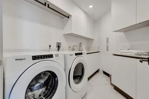 3000 Island Boulevard Aventura FL 33160
