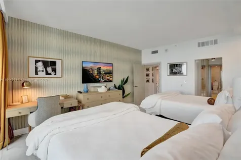 3000 Island Boulevard Aventura FL 33160
