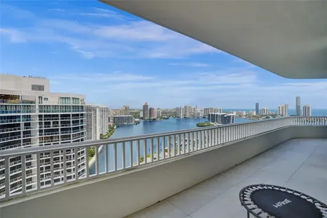 3000 Island Boulevard Aventura FL 33160