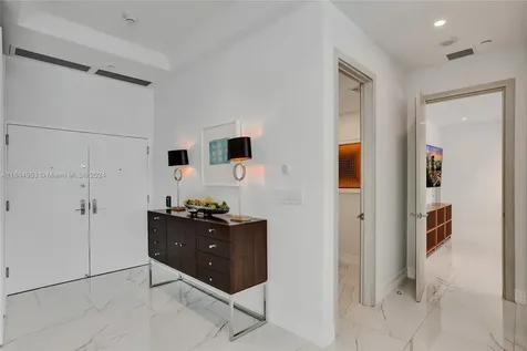3000 Island Boulevard Aventura FL 33160