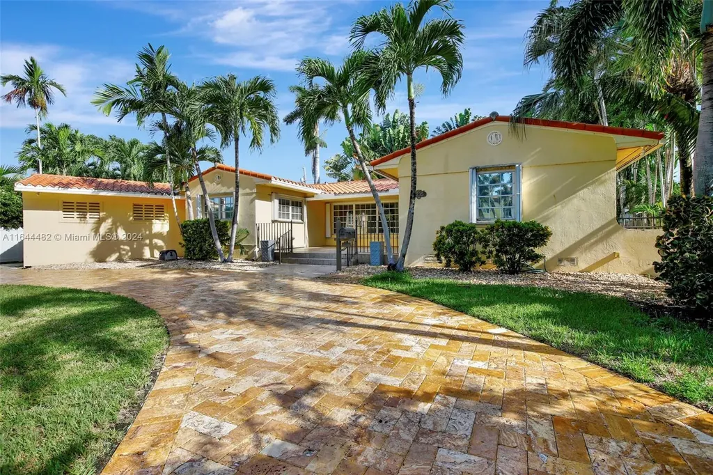 1235 Harrison Street Hollywood FL 33019