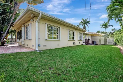 1235 Harrison Street Hollywood FL 33019
