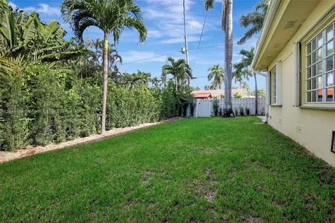 1235 Harrison Street Hollywood FL 33019
