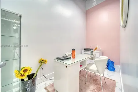 Full-service Beauty Salon For Sale In Pinecrest Miami FL 33156