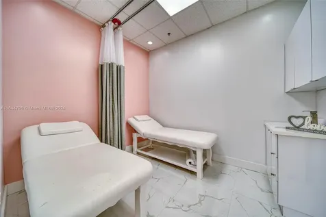 Full-service Beauty Salon For Sale In Pinecrest Miami FL 33156