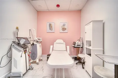 Full-service Beauty Salon For Sale In Pinecrest Miami FL 33156