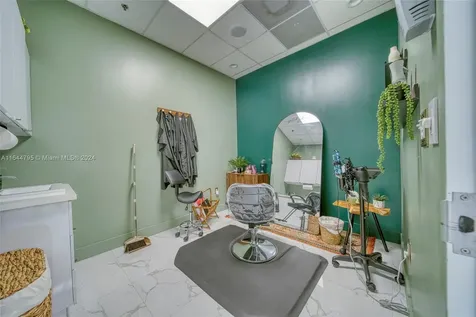 Full-service Beauty Salon For Sale In Pinecrest Miami FL 33156