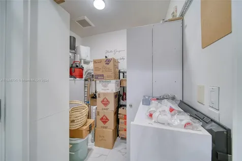 Full-service Beauty Salon For Sale In Pinecrest Miami FL 33156
