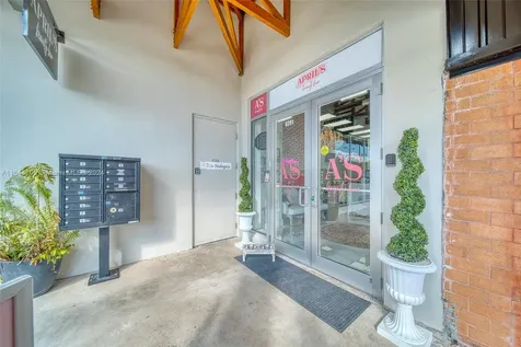 Full-service Beauty Salon For Sale In Pinecrest Miami FL 33156