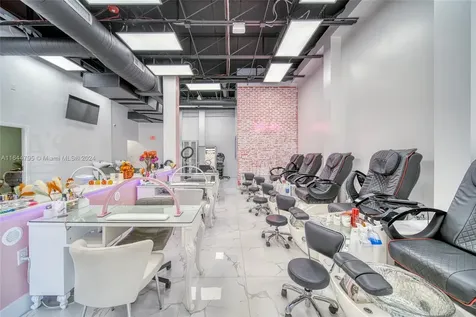 Full-service Beauty Salon For Sale In Pinecrest Miami FL 33156