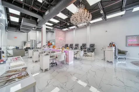 Full-service Beauty Salon For Sale In Pinecrest Miami FL 33156