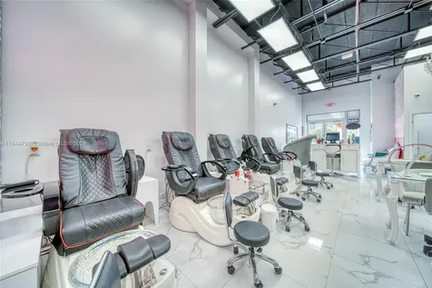 Full-service Beauty Salon For Sale In Pinecrest Miami FL 33156