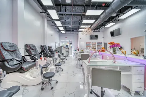 Full-service Beauty Salon For Sale In Pinecrest Miami FL 33156