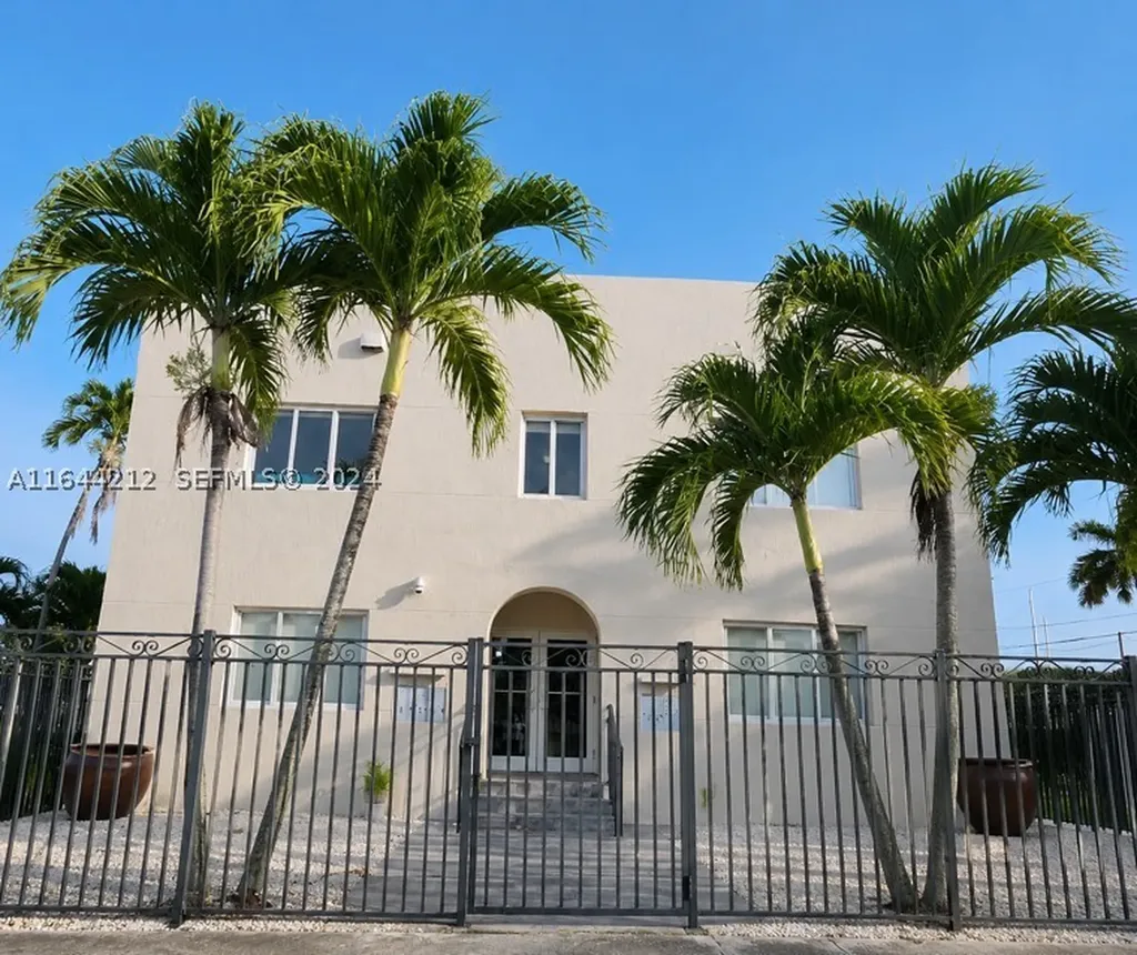2500 NE 192nd Street Miami FL 33180