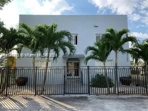 2500 NE 192nd Street Miami FL 33180