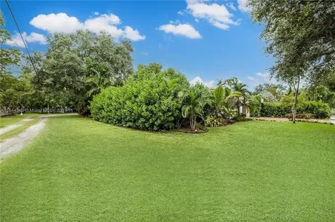 168 South Drive Miami Springs FL 33166