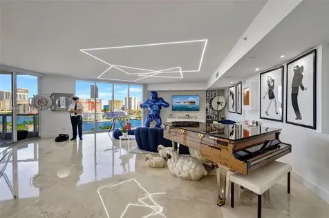 21200 Point Place Aventura FL 33180
