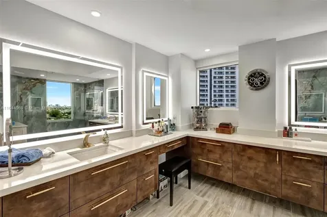 21200 Point Place Aventura FL 33180