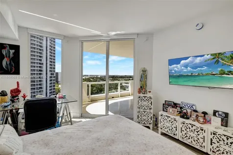 21200 Point Place Aventura FL 33180
