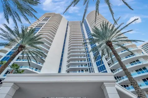 21200 Point Place Aventura FL 33180