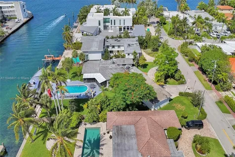 1020 S Shore Drive Miami Beach FL 33141