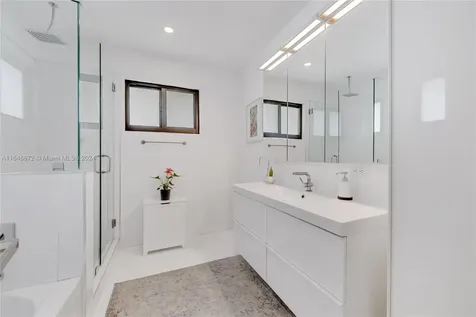 10102 NW 52nd Terrace Doral FL 33178