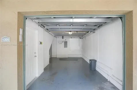 2941 NE 185th Street Miami FL 33180