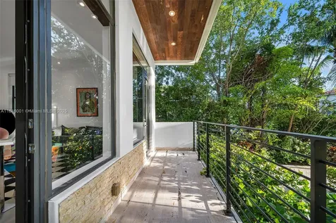 561 Hampton Lane Key Biscayne FL 33149