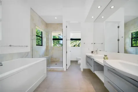 561 Hampton Lane Key Biscayne FL 33149